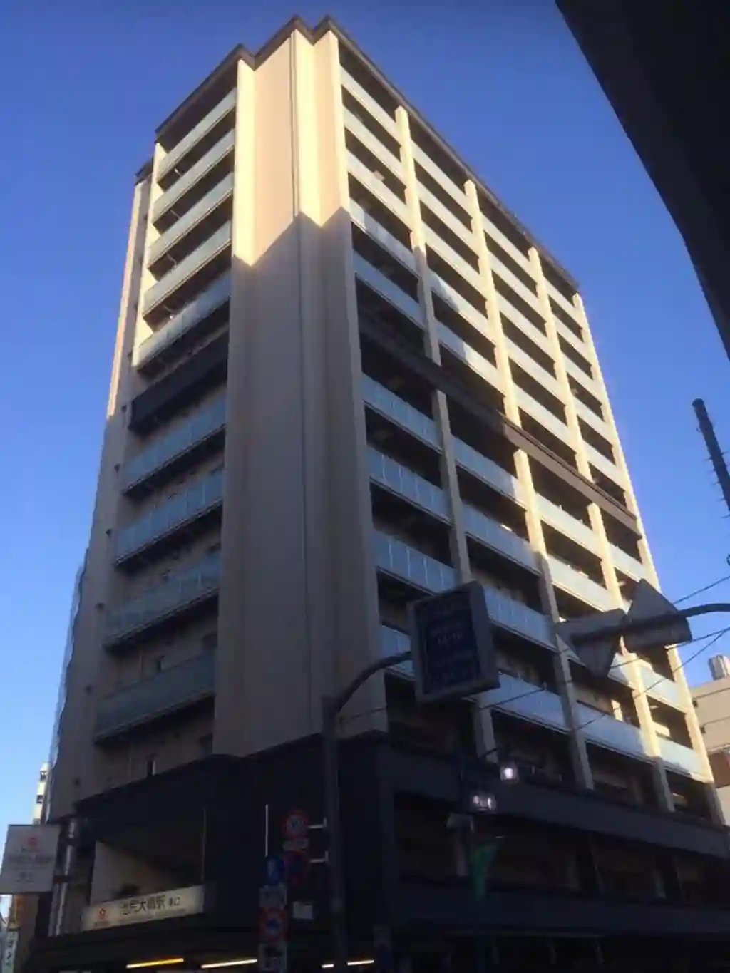 プレサンスロジェ池尻大橋 外観